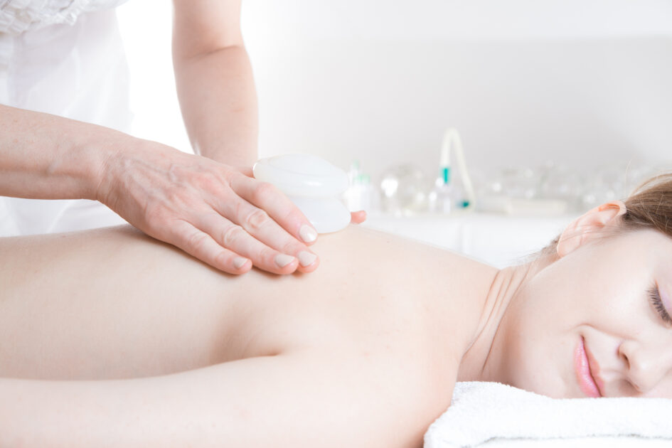 Bańki chińskie. Medycyna naturalna. Masaż